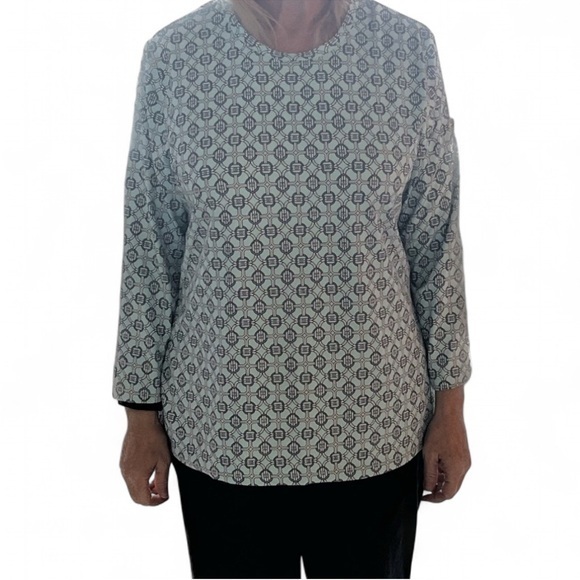 J. McLaughlin Tops - J. McLaughlin 3/4 Sleeve Top – Nautical Print, Size XL. Blue and White.